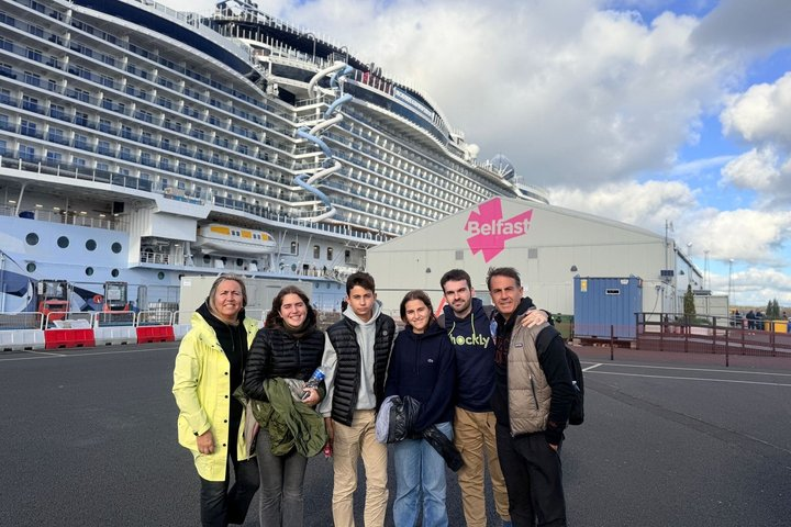 Luxury Giants Causeway Tour in Mercedes + FREE Belfast Mural Tour - Photo 1 of 25